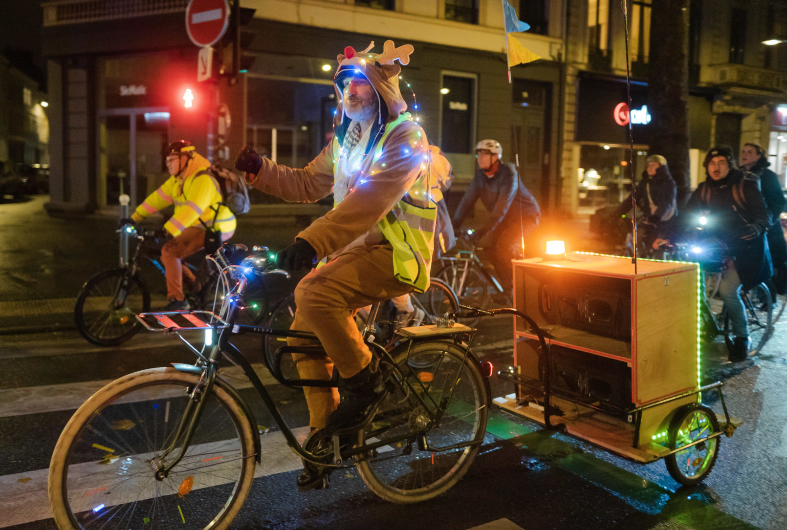 45-_ADM7685-aspect-ratio-1610-1085